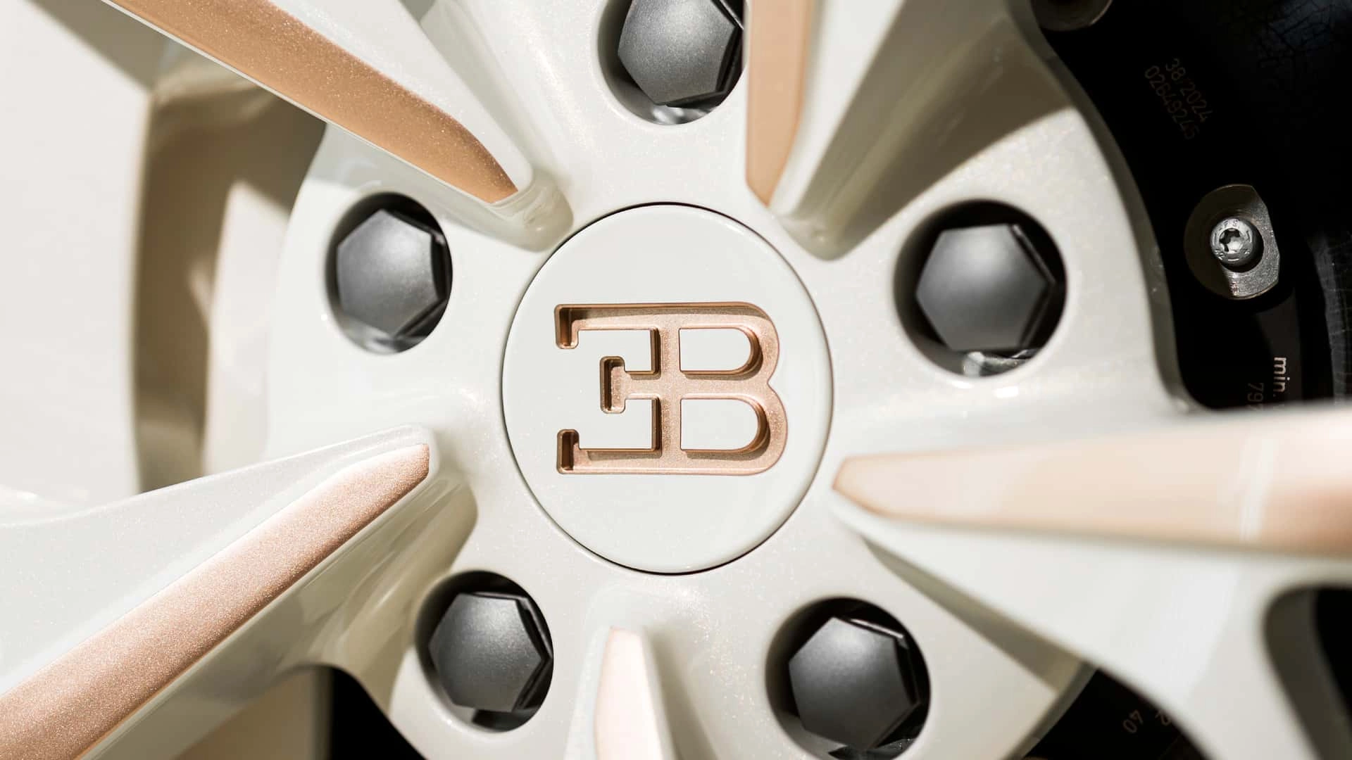 Bugatti w16 mistral la perle rare (12)